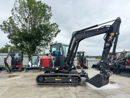 Мини экскаватор QUADTRAC EX60