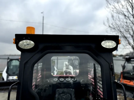 Погрузчик с бортовым поворотом QUADTRAC SSL95J