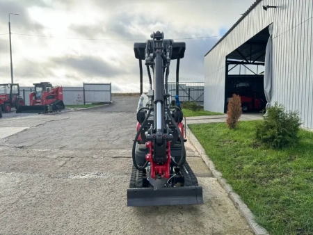 Мини экскаватор QUADTRAC E13PRO