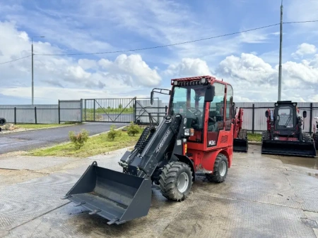 Телескопический мини погрузчик QUADTRAC WL30T