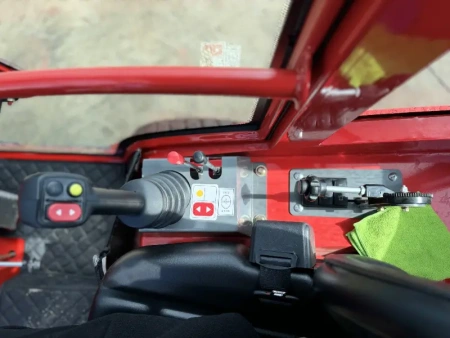 Мини погрузчик QUADTRAC WL40T EVO