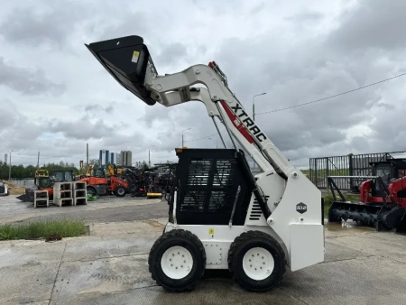 Погрузчик с бортовым поворотом XTRAC S12