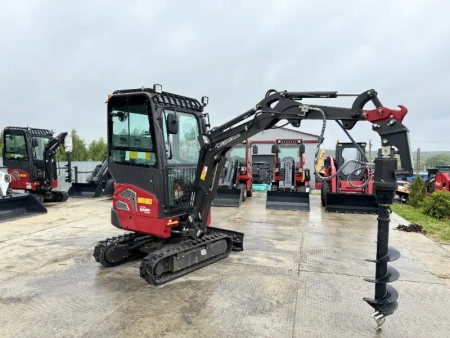 Мини экскаватор QUADTRAC EX22U PRO