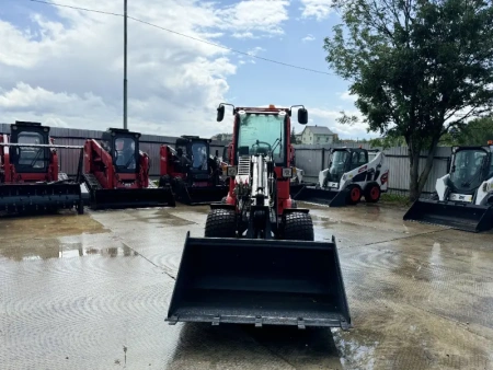 Мини погрузчик QUADTRAC WL40T EVO