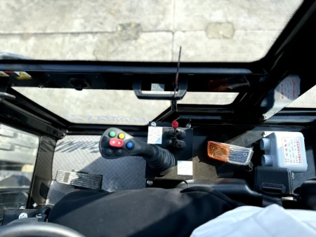 Электрический погрузчик QUADTRAC EcoMax25