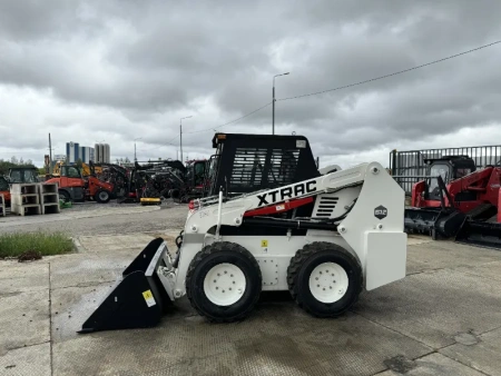 Погрузчик с бортовым поворотом XTRAC S12