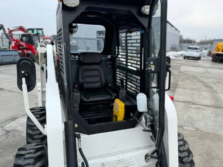 Погрузчик с бортовым поворотом XTRAC S8