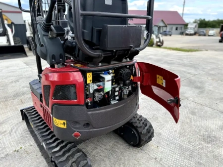 Мини экскаватор QUADTRAC E16
