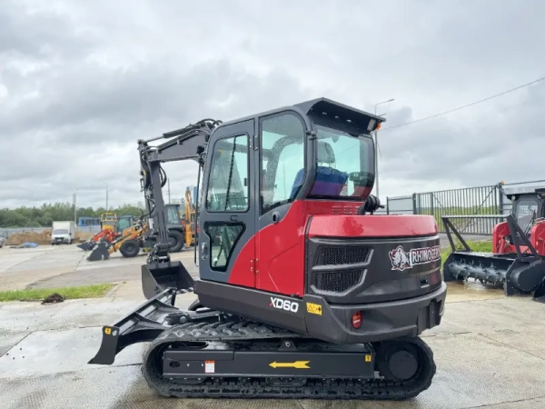 Мини экскаватор QUADTRAC EX60