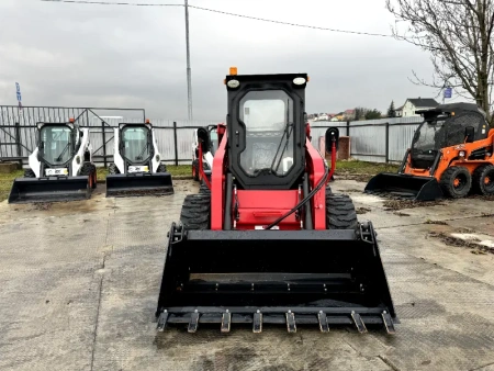 Погрузчик с бортовым поворотом QUADTRAC SSL95J