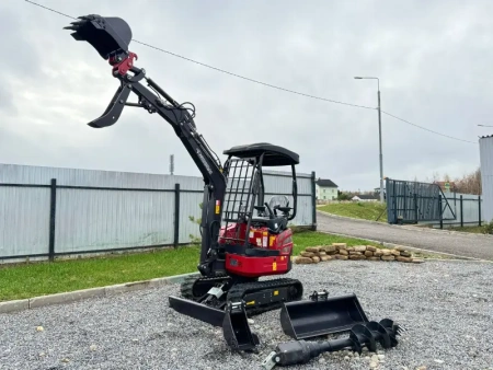 Мини экскаватор QUADTRAC E16