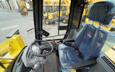 Фронтальный погрузчик LG946