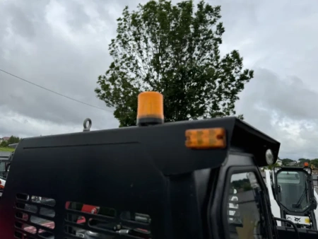 Погрузчик с бортовым поворотом QUADTRAC SSL85
