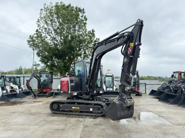 Мини экскаватор QUADTRAC EX60