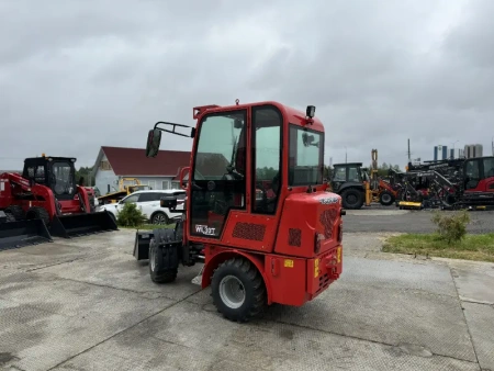 Телескопический мини погрузчик QUADTRAC WL30T