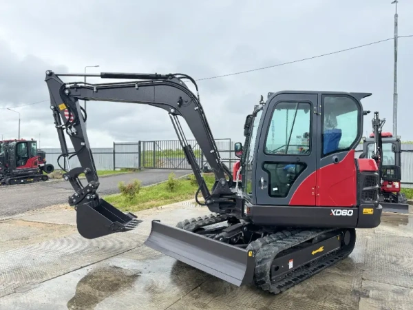 Мини экскаватор QUADTRAC EX60